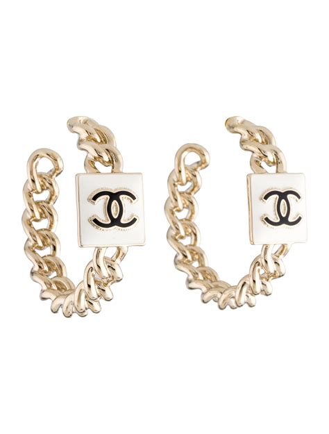 chanel heart hoop earrings